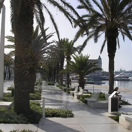 Adela Apartment In Split *